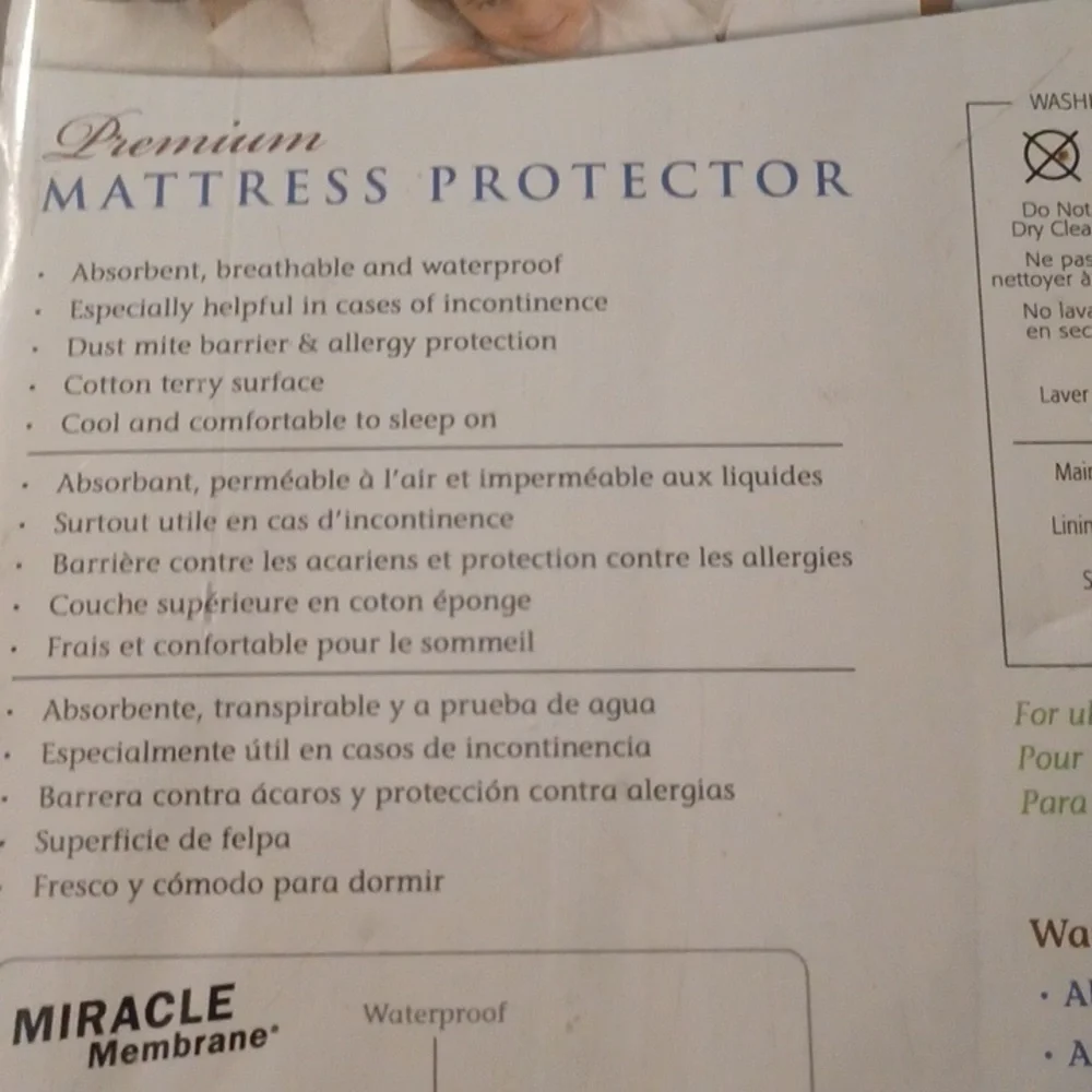 Brand New Premium Mattress Protector Fitted For Full/ Double Mattress.